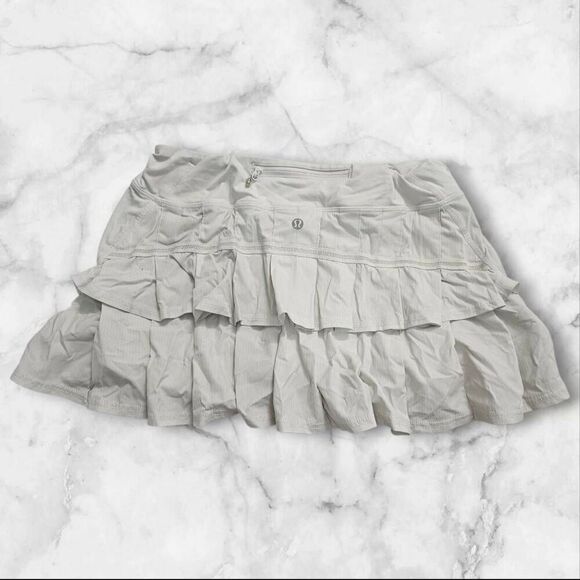 Lululemon Size 8 White Pace Setter Skirt - Picture 1 of 4
